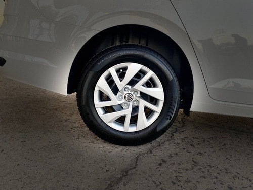 Imagen 10 de 14 de Volkswagen Virtus Trendline 1.6 Msi Vehiculosdeloeste