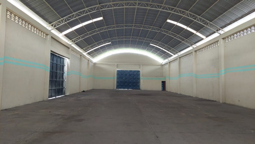 Se Alquila Galpon En La Av Alirio Ugarte Pelayo Al02-1357zn-lfaj