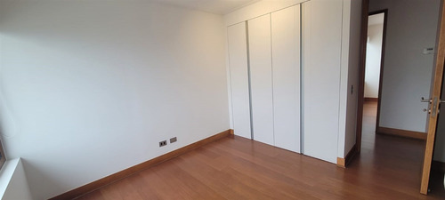 Casa En Arriendo De 6 Dorm. Colegio Huinganal
