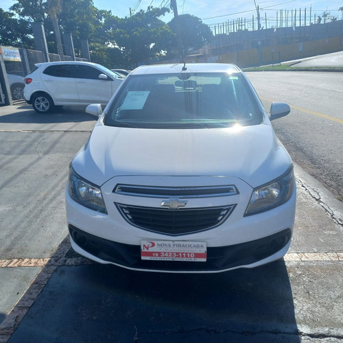 Chevrolet Onix Hatch 1.4 4P FLEX LT