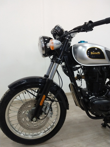 Imagen 2 de 5 de Benelli Imperiale 400