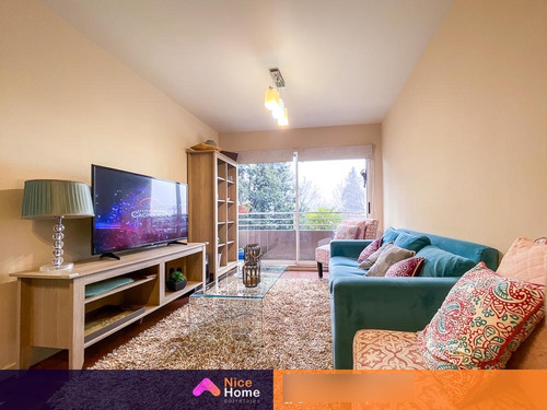 Venta De Departamento Amoblado En Avenida Los Carrera.