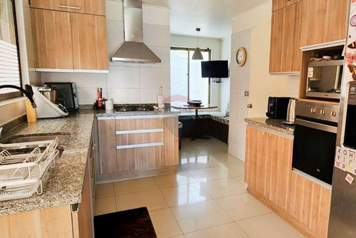 Oportunidad!! EquiPadísima Casa Familiar 5d/4b