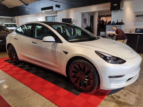 Imagen 3 de 8 de Tesla Model 3 Lr Llanta 18 2023 Hilton Motors Co
