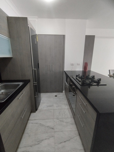 Imagen 4 de 17 de Moderno Apartamento En Alquiler Amoblado En El Rosal 80mts
