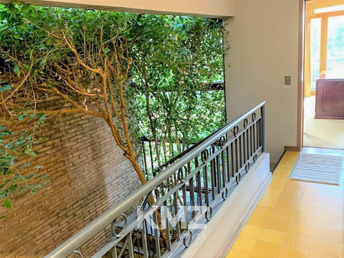 Casa En Venta De 4 Dormitorios En San Carlos De Apoquindo