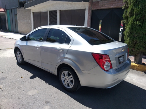 Imagen 4 de 15 de Chevrolet Sonic 2015 1.6 Lt L4 Man At