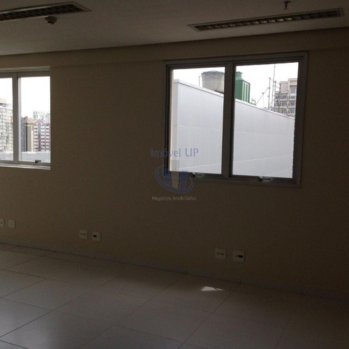 Imagem 3 de 6 de Perto Metro Eucalipto E Shopping Ibirapuera, 1 Sala, Banheiro E 1 Vaga. - L-1596