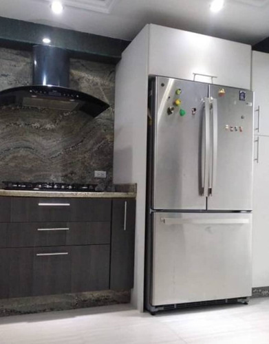Apartamento En Venta Urb. El Toro Las Delicias Maracay. 1742 Inmobiliaria Maggi.