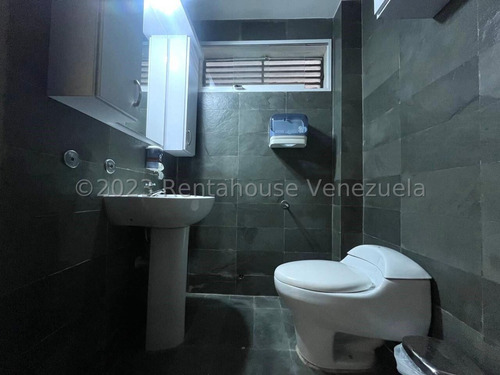 Ana Karina Molleja Alquila Casa Comercial Con Excelente Ubicación En La Zona Oeste Barquisimeto-lara/ Akm