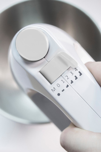 Imagen 2 de 10 de Batidora De Mano Peabody Pe-hm550 300w Amasador Turbo