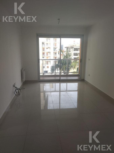 Departamento De Un Dormitorio Con Cochera En Centro De La Plata - Diagonal 77 Entre 8 Y 43