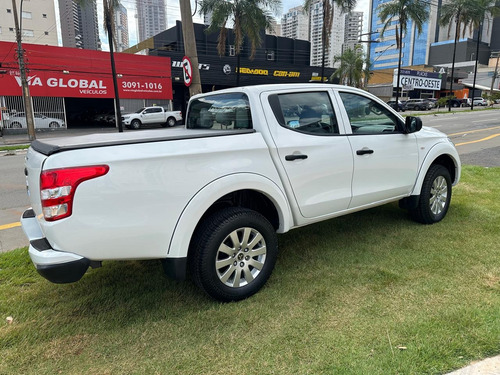 Mitsubishi L200 2.4 Triton Gl Cab. Dupla 4x4 4p