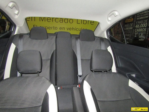Nissan Versa 1.6 Advance