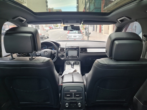 Imagen 12 de 15 de Volkswagen Touareg 2011 3.6 V6 Premium
