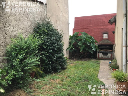 Casa De Tres Ambientes En Venta, Isidro Casanova. Sobre Lote De 11 X 20 En Excelente Estado!
