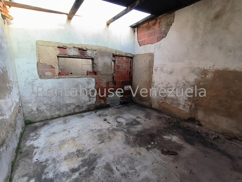 Terreno Comercial Con Ubicacion Estrategica Calle Paez Centro La Victoria 532 Metros Alto Trafico Listo Para Firmar Estef 25-6101