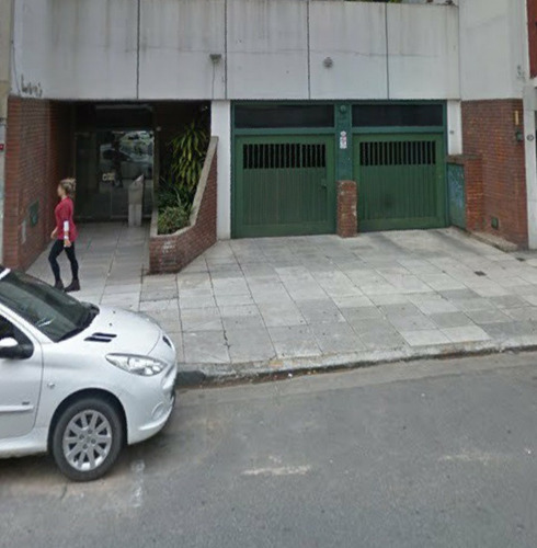 Vendo Cochera Fija Muy Grande Por Rampa En Juncal Al 2600