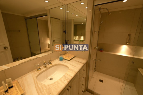 Imagen 17 de 24 de Apartamento En Playa Mansa 3 Dormitorios Alquiler