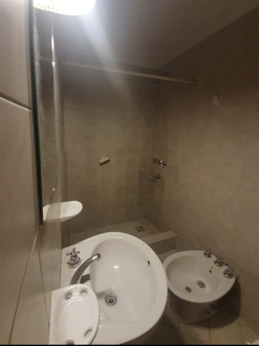 Departamento Dos Ambientes . Dueño Directo Moron Centro