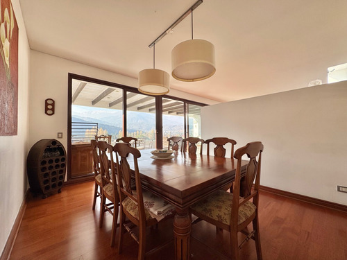 Con Vista, Condominio Y Cercana A Colegios En Los Trapenses
