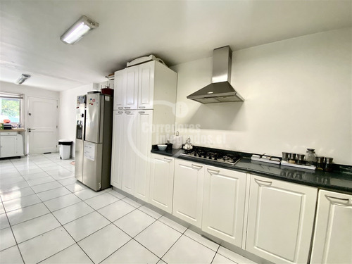 Casa En Arriendo De 5 Dorm. En Las Condes