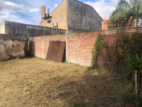 Imagen 5 de 6 de Propiedad A Reciclar En Excelente Lote!! Buena Oportunidad!!