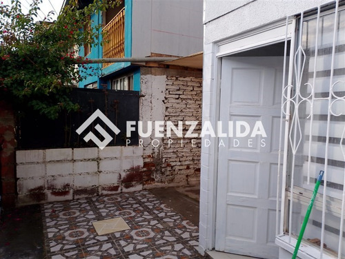 Casa En Venta De 2 Dorm. En Puente Alto