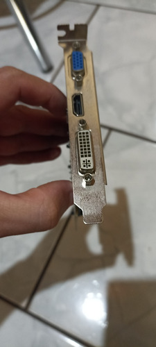 Placa De Vídeo Evga 1gb - 01g-p3-1302-lr (Usado)