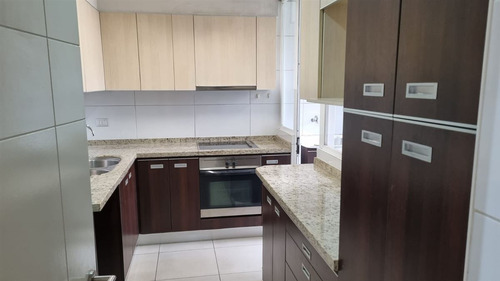 Parque Araucano, 2 Dorm, 2 Baños, 1 Estac, 1 Bod. Como Nuevo