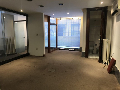 Imagen 5 de 15 de Gran Edificio De Oficinas En Ciudad Vieja