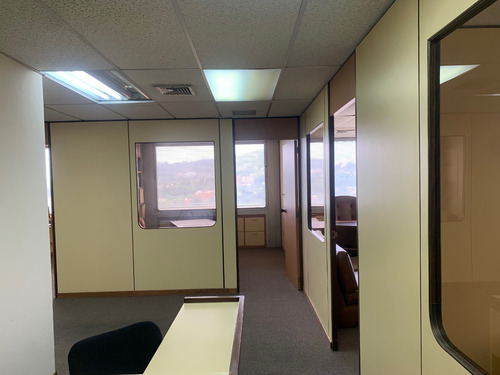Ym Comoda Oficina De 260 M2 En Santa Paula