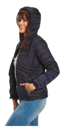 Imagen 2 de 7 de Chamarra Thats Hot Mujer Con Gorra Bhi210524n