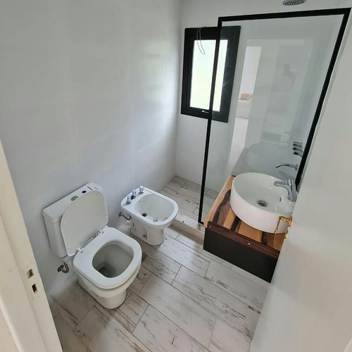 Venta Casa En Bosque Peralta Ramos De 3 Ambientes.