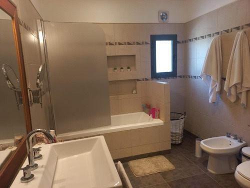 Hermosa Y Moderna Casa En Venta, Marcos Paz