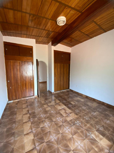 Se Vende Casa/urbanización Andrés Bello Maracay/pg1112