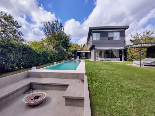 Casa En Venta En Santa Maria De Los Olivos