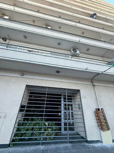 Departamento En Venta De 2 Ambientes Al Frente Con Balcón - Villa Dominico