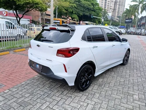 Chevrolet Onix 1.0T Premier Hatch At