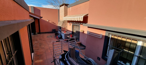 En Venta En Hurlingham Chalet En Esquina De 3 Ambientes 2 Baños F: 9149