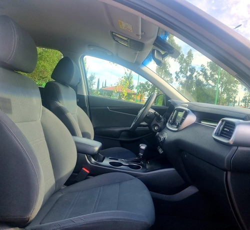 Imagen 8 de 13 de Kia Sorento 2.4 Lx At 2019