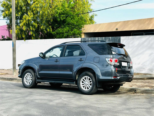 Toyota Hilux Fortuner Sw4 2.7 Srv 4x2 7 Asientos 100% Real