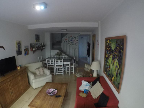 Triplex En Complejo Cerrado - Bella Vista