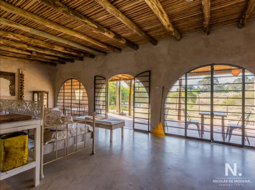 Se Vende En Arenas De José Ignacio, Casa De 5 Dormitorios En Suite.