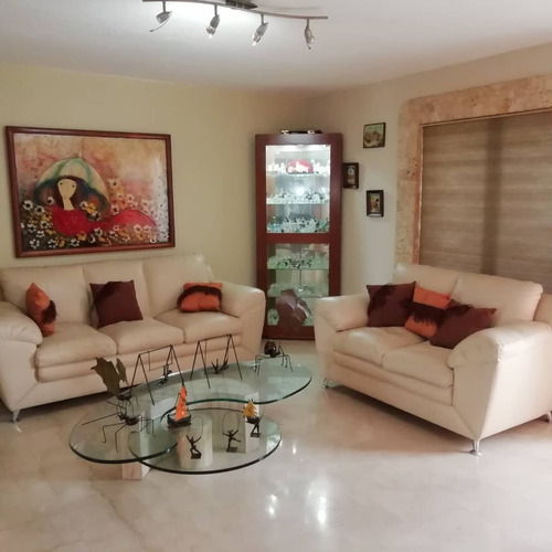 Ss: Vende Casa 23-23794 En Colinas De La California De 480 M2