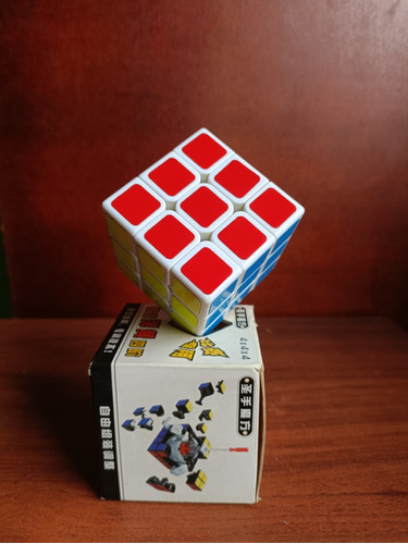 Cubo Rubik 3x3 Shengshou Legends (fondo Blanco)