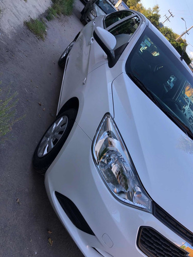 Imagen 3 de 13 de Chevrolet Aveo 2019 1.6 Ls Mt