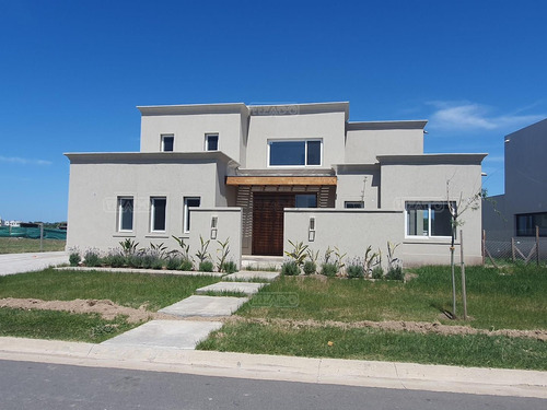 Casa  En Venta En Santa Ana, Villanueva, Tigre