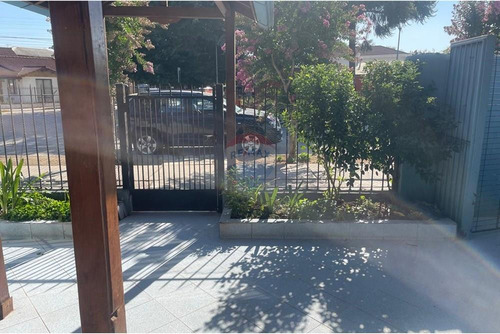 Vive A Solo 2 Cuadras Del Centro De San Vicente.