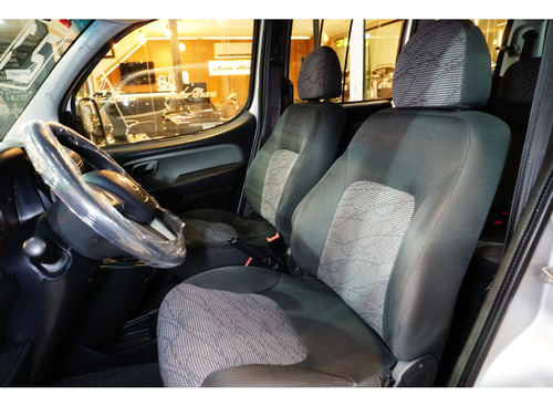Fiat Doblo 1.8 MPI ESSENCE 7L 16V FLEX 4P MANUAL